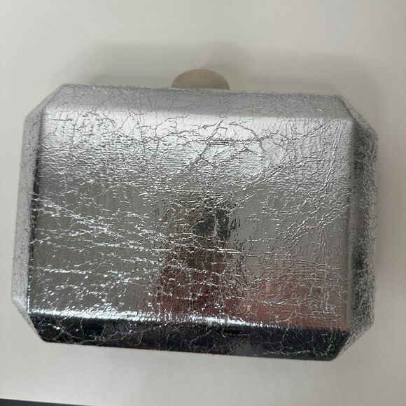 Lulu's Silver Metallic Krinkle Box Snap Close Clutch Purse & Chain Strap - Picture 6 of 16